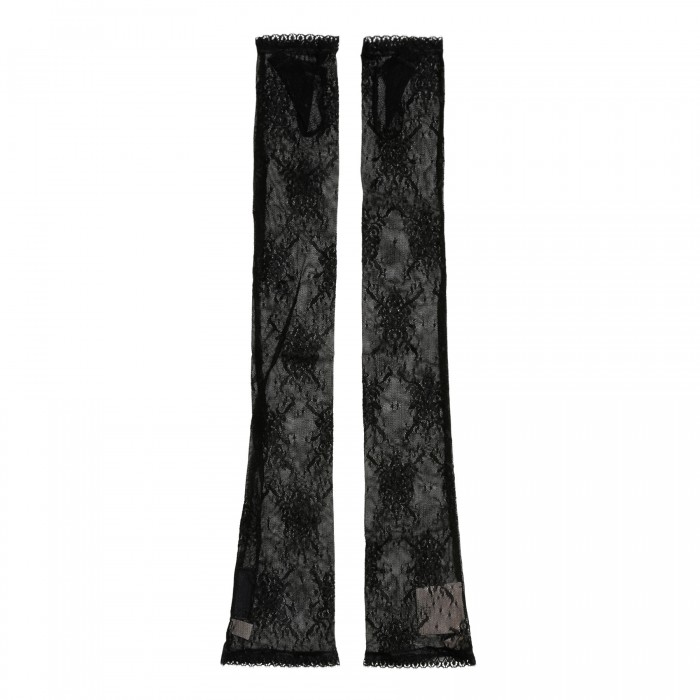 Fingerless lace gloves