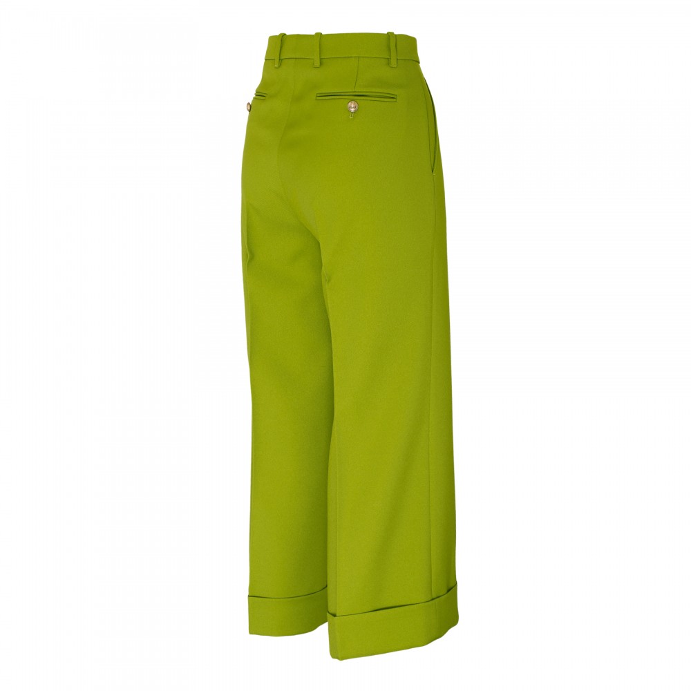 Green cropped pants