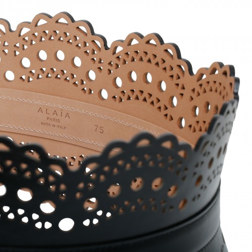 Laser-cut black corset-belt 2